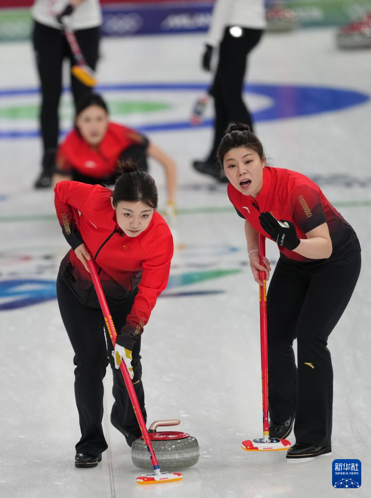 冬奥会｜冰壶——女子循环赛：中国队胜英国队
