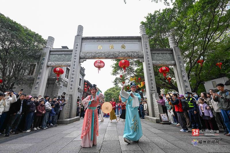福州：戏腔悠扬闹新春 曲艺惠民暖榕城