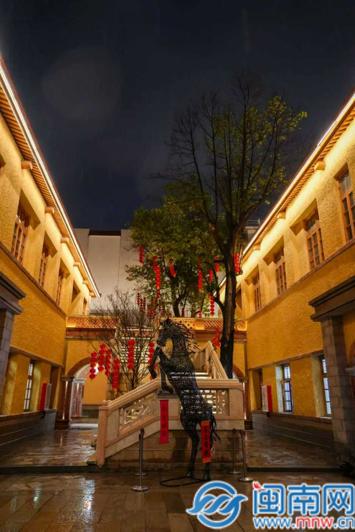 泉州元宵灯会璀璨启幕：一雨一花灯，一城一浪漫！