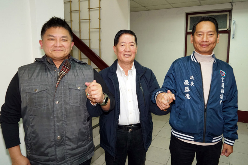 张胜德党内初选惜败后全力支持吴宗宪