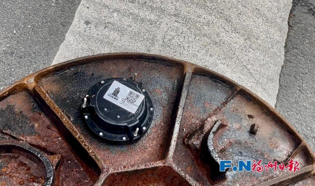 变聪明了!福州新型井盖“上岗”