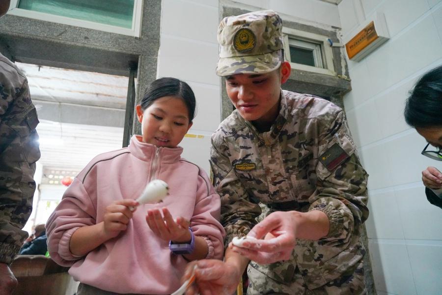 福建多地开展实践活动传承弘扬雷锋精神
