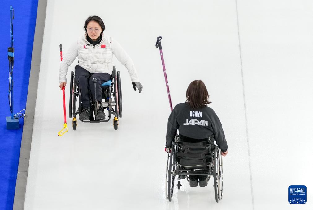 冬残奥会——轮椅冰壶混双循环赛：中国队获首胜