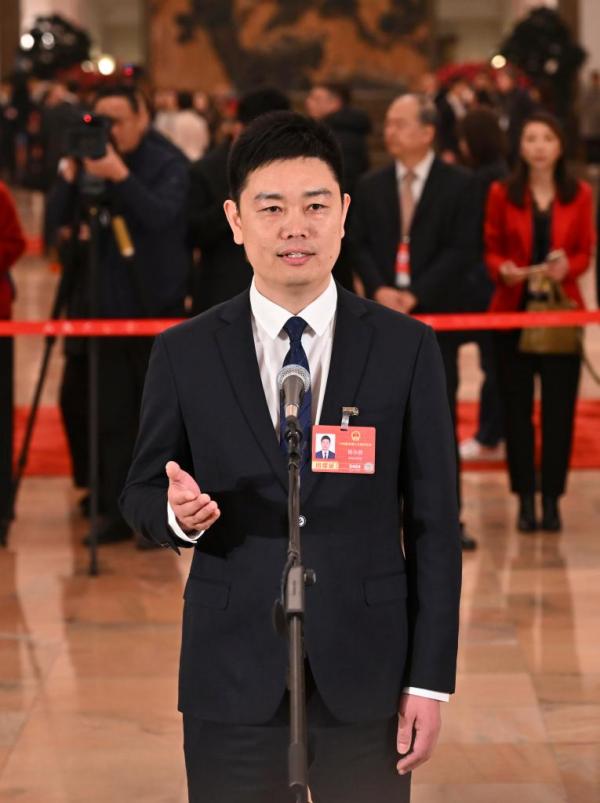 
中山大学附属口腔医院黄牛号贩子票贩子代网上预约代挂号电话十四届全国人大四次会议首场“代表通道”集中采访活动举行