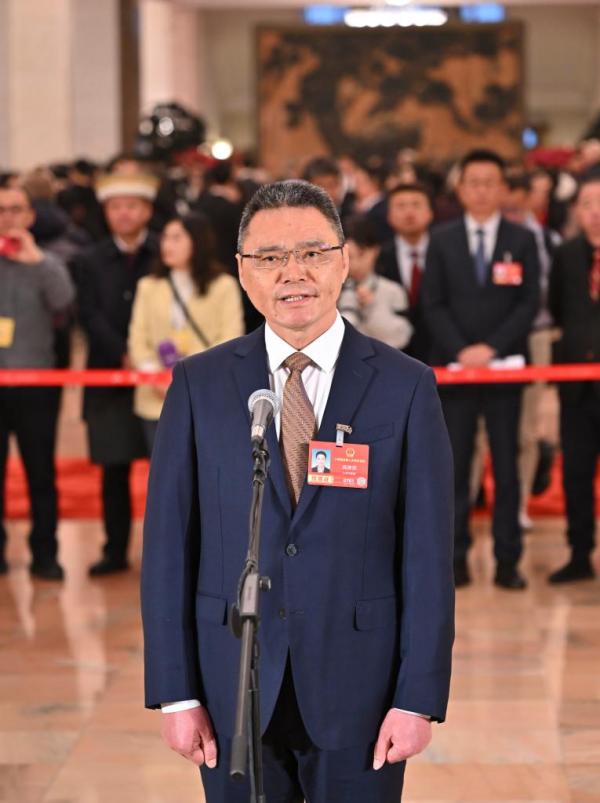 
中山大学附属口腔医院黄牛号贩子票贩子代网上预约代挂号电话十四届全国人大四次会议首场“代表通道”集中采访活动举行