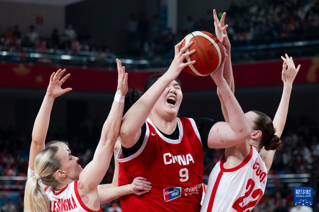 女篮热身赛：中国队胜捷克队