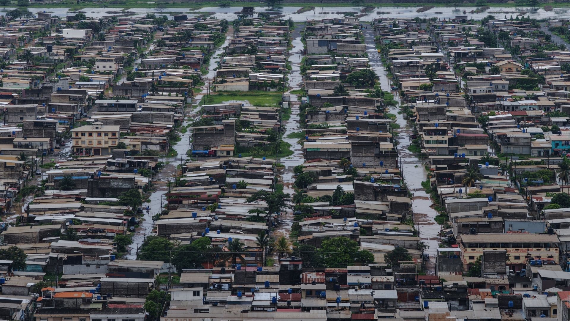 厄瓜多尔强降雨已致11人死亡 超5万人受影响