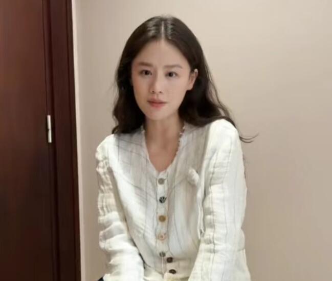 马思纯发布变装视频 网友喊话:好好搞事业