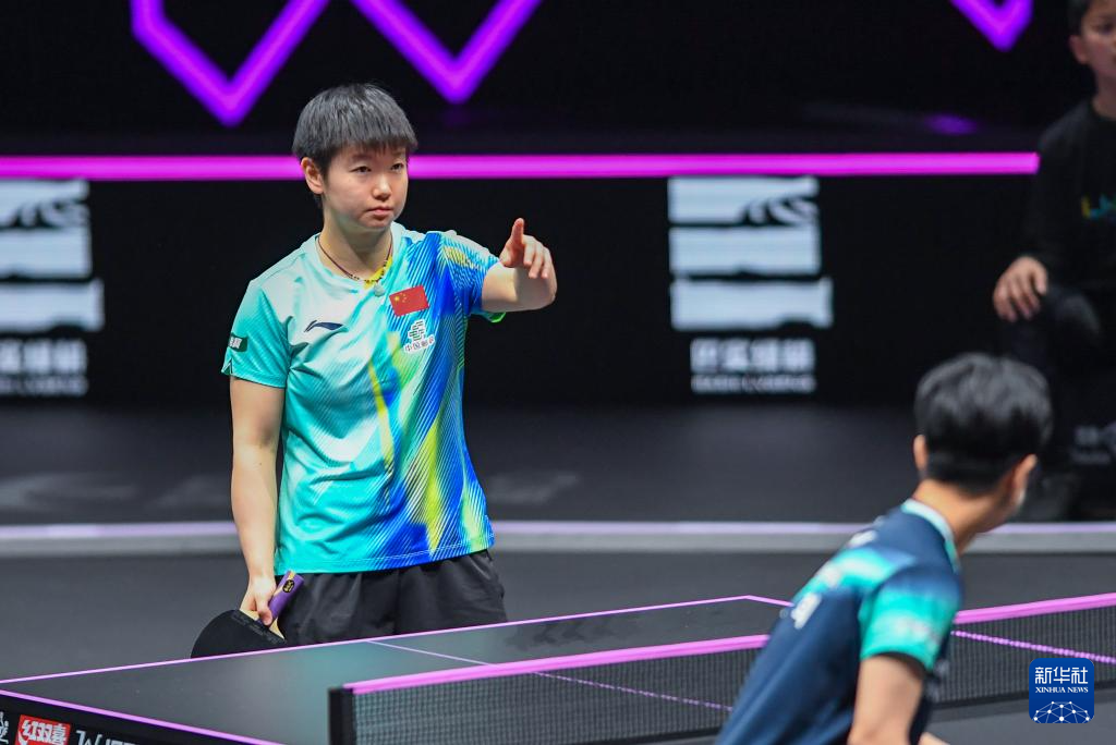 乒乓球——WTT重庆冠军赛:孙颖莎晋级女单16强