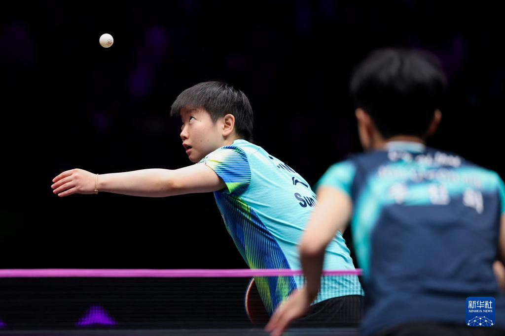 乒乓球——WTT重庆冠军赛:孙颖莎晋级女单16强