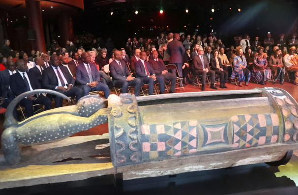 法国归还科特迪瓦埃布里耶族圣鼓