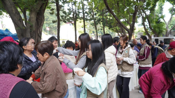 粥香传孝意 温情满西凤