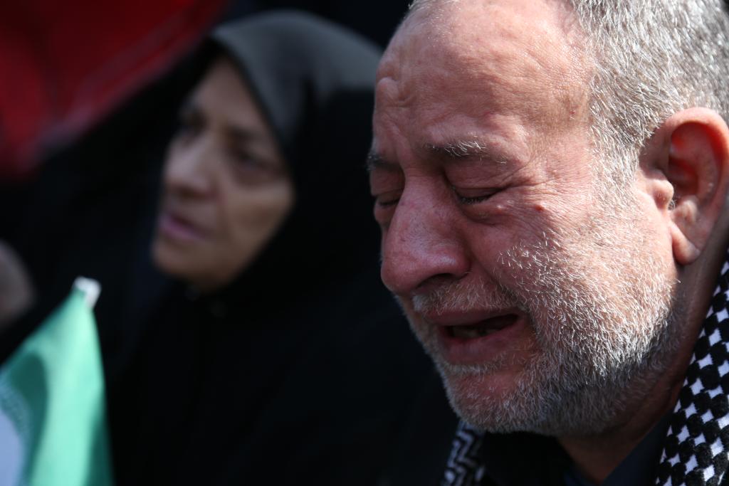 伊朗为遇难官兵和官员举行葬礼