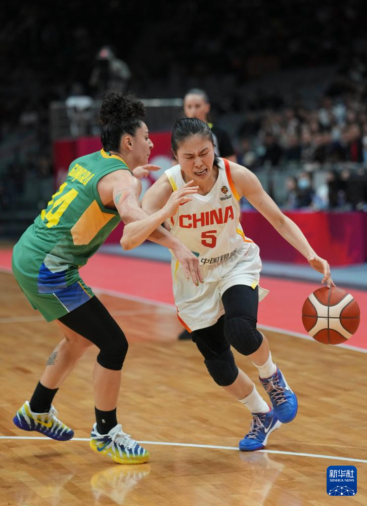 女篮世界杯资格赛:中国队胜巴西队