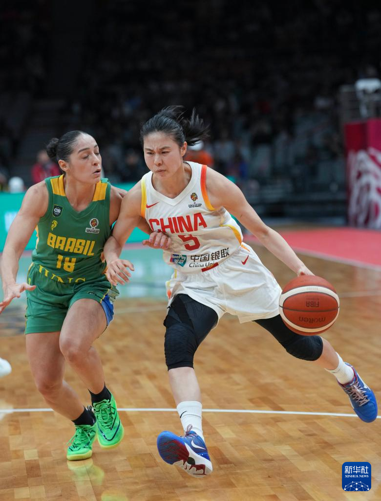 女篮世界杯资格赛:中国队胜巴西队