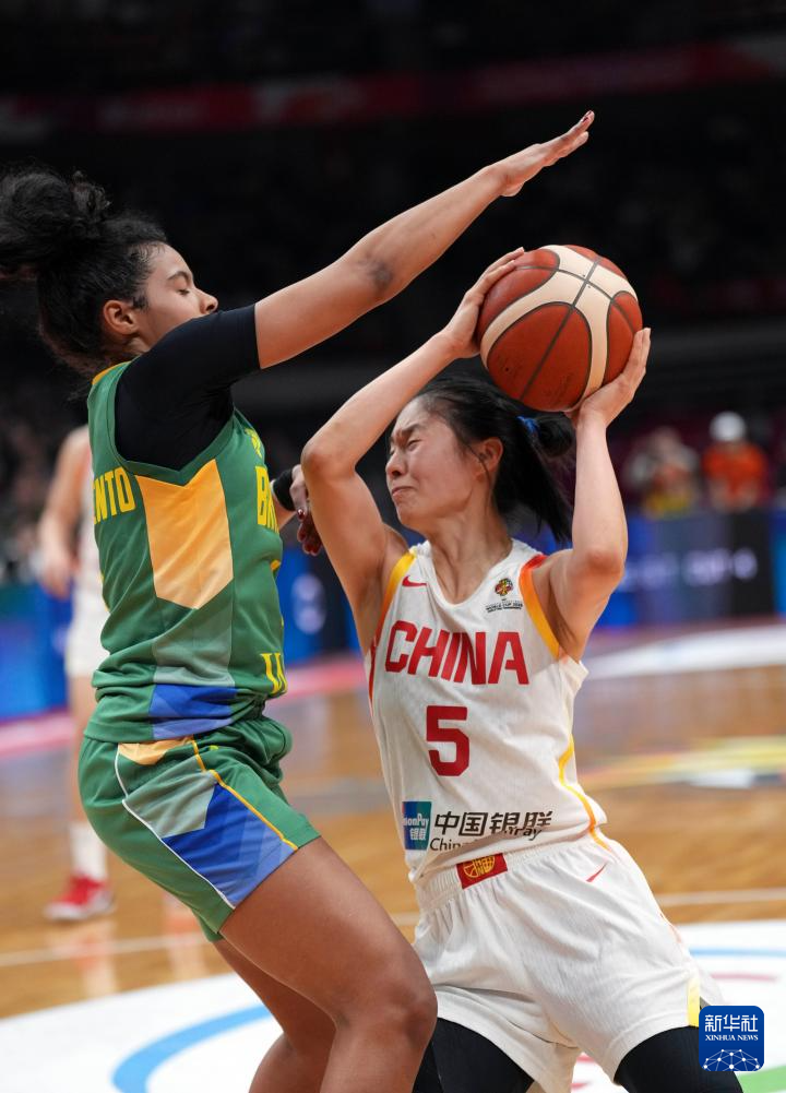 女篮世界杯资格赛:中国队胜巴西队