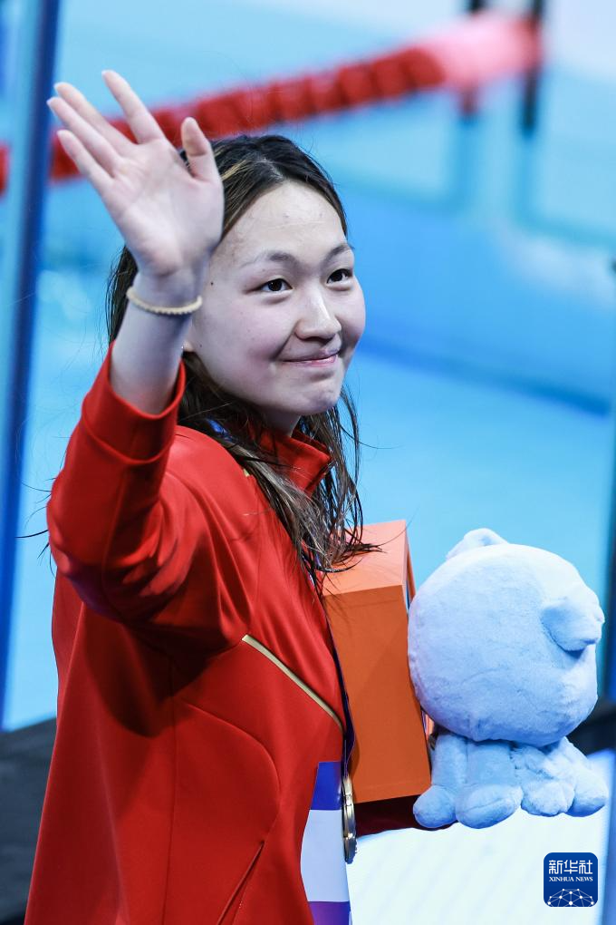 中国游泳公开赛：李冰洁获女子800米自由泳冠军