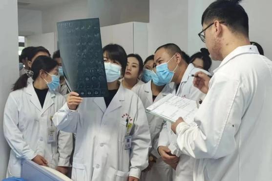 
南京市第一医院王林农黄牛挂号电话岐黄润昆仑 医心连京和——北京同仁堂医养公司援疆医疗队书写边疆健康故事