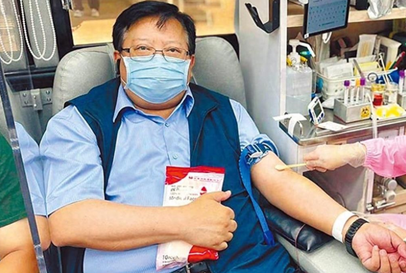 满屋现金的“最贪执行长”潜逃！台网红：这些“绿友友”也跑了