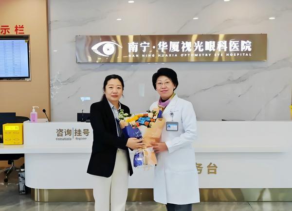 
江苏省人民医院黄牛号贩子票贩子代网上预约代挂号电话华厦眼科广西区域业务总院长吴西西：深耕眼科四十载，为万千孩子守住清晰“视”界