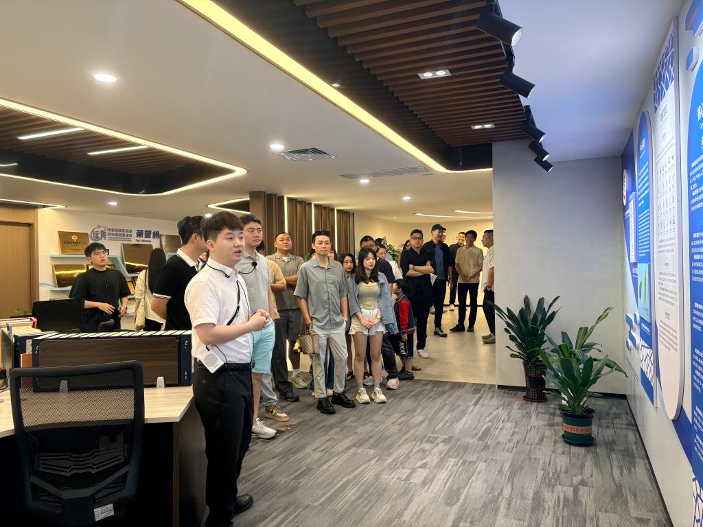 台青海南行：觅机遇 谈发展