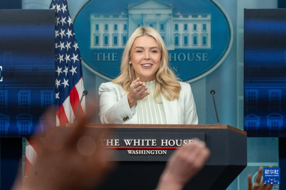 白宫坚称美伊仍在谈判 威胁伊朗“切勿误判”