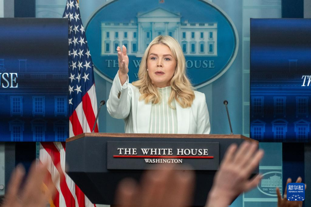 白宫坚称美伊仍在谈判 威胁伊朗“切勿误判”