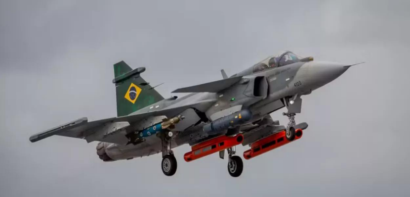 巴西发布首款本土组装超音速战斗机F-39E“鹰狮”
