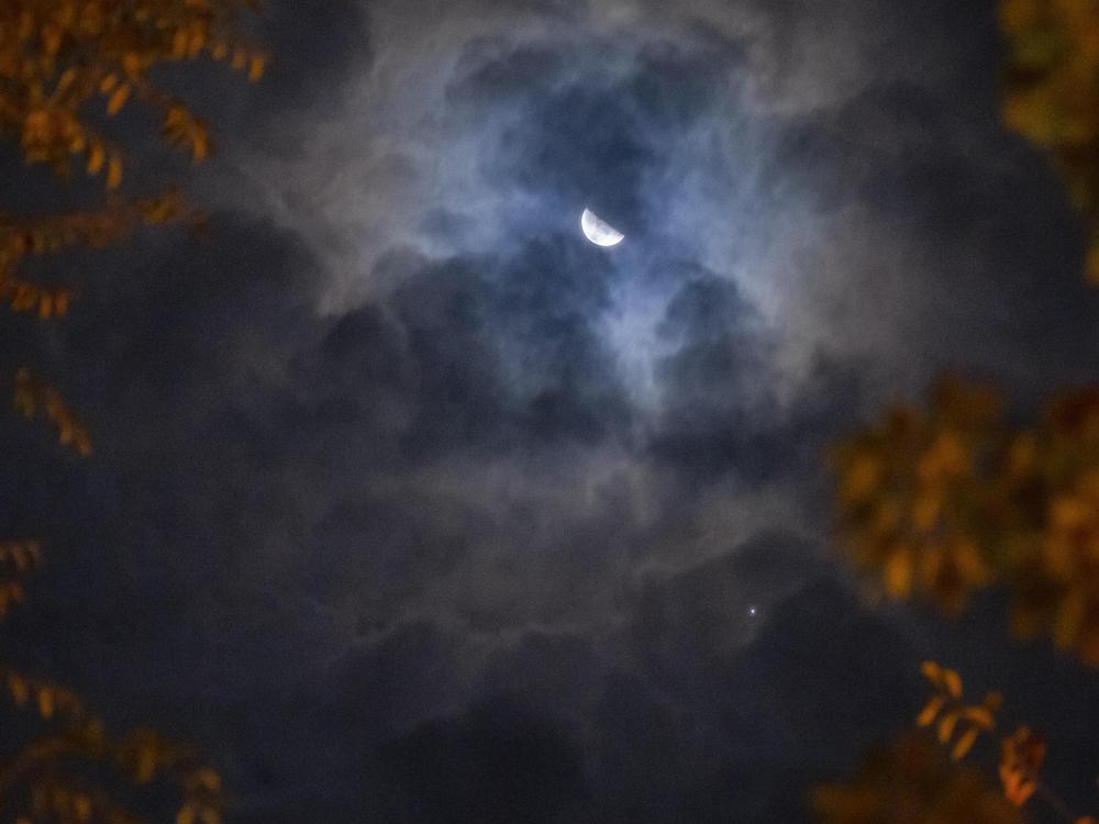 就在26日！木星合月带来一场高颜值“星月对话