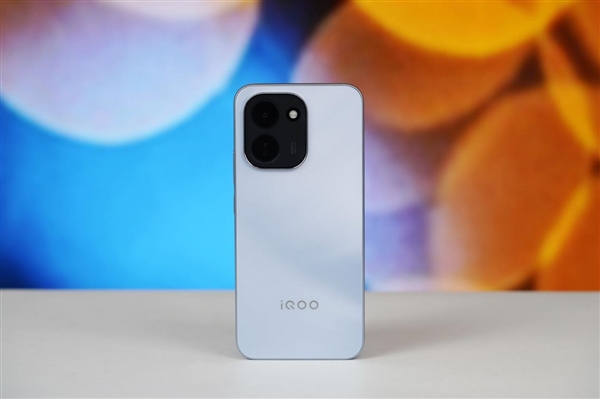 9020毫安时超大电池！iQOO Z11系列正式发布