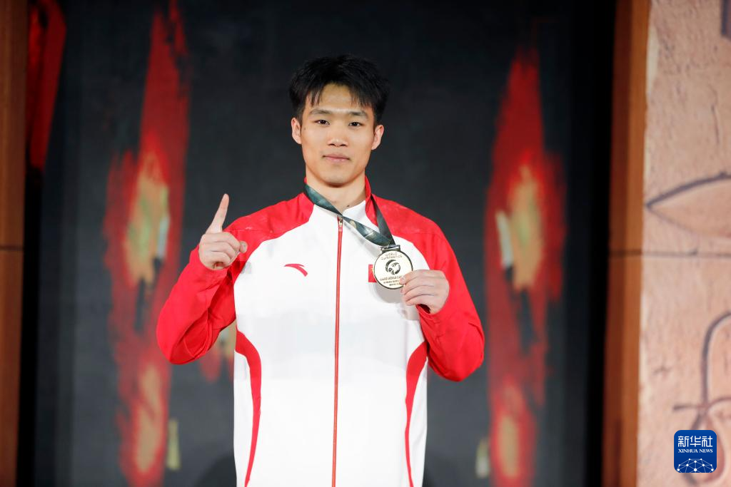 体操世界杯开罗站|李鸿颜获男子单杠冠军