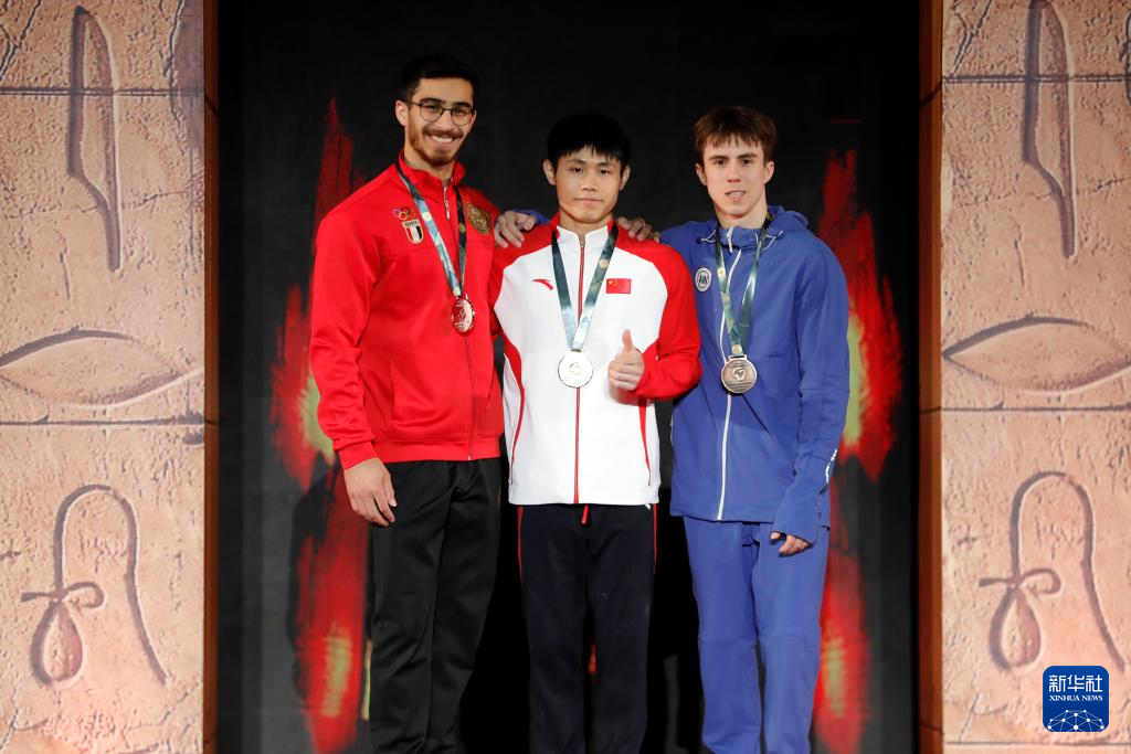 体操世界杯开罗站｜刘洋获男子双杠冠军