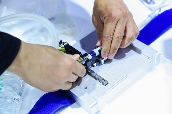 上海肺科医院黄牛号贩子票贩子代网上预约代挂号电话让居家透析更便捷安全 盈康一生携智慧腹透全场景解决方案亮相第93届CMEF