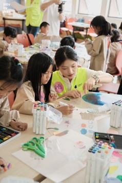 
广州市番禺中心医院黄牛号贩子票贩子代网上预约代挂号电话艺术种子落入苗乡：jnby by JNBY艺术课堂点亮孩子心中的色彩