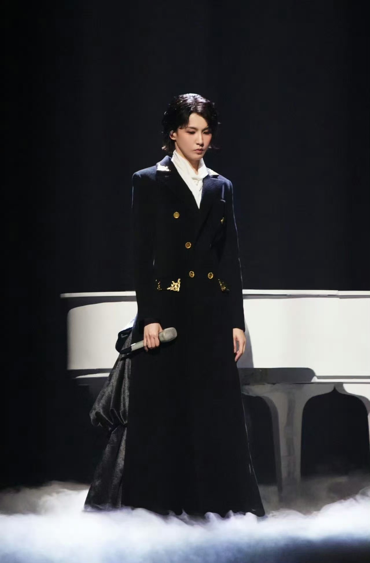 国台办发言人陈斌华点赞《乘风2026》：乐见以声传情、以艺交心，祝本季参演的台湾姐姐获得佳绩