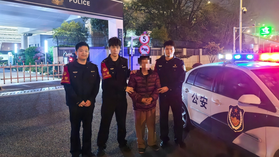 男子列车上偷7000元电脑40元卖掉 荒唐操作让民警直呼“看不懂”