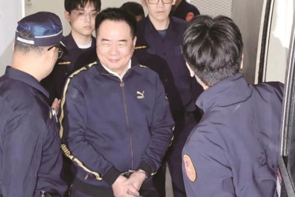 邱毅探监后爆料：蔡正元头发全白了