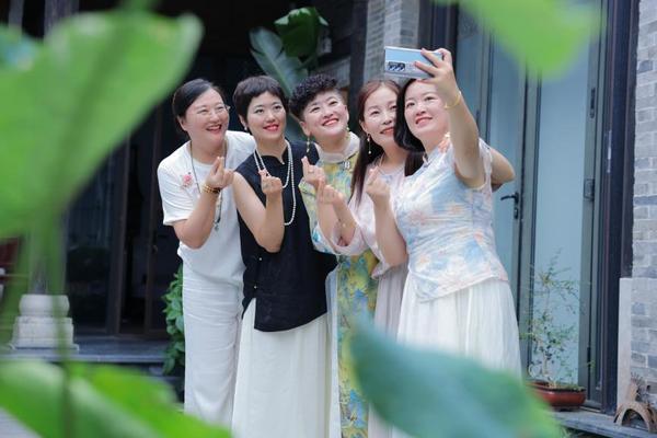 
医学科学院整形外科医院黄牛号贩子票贩子代网上预约代挂号电话当“极致管理”退潮，人们开始寻找“新平衡”