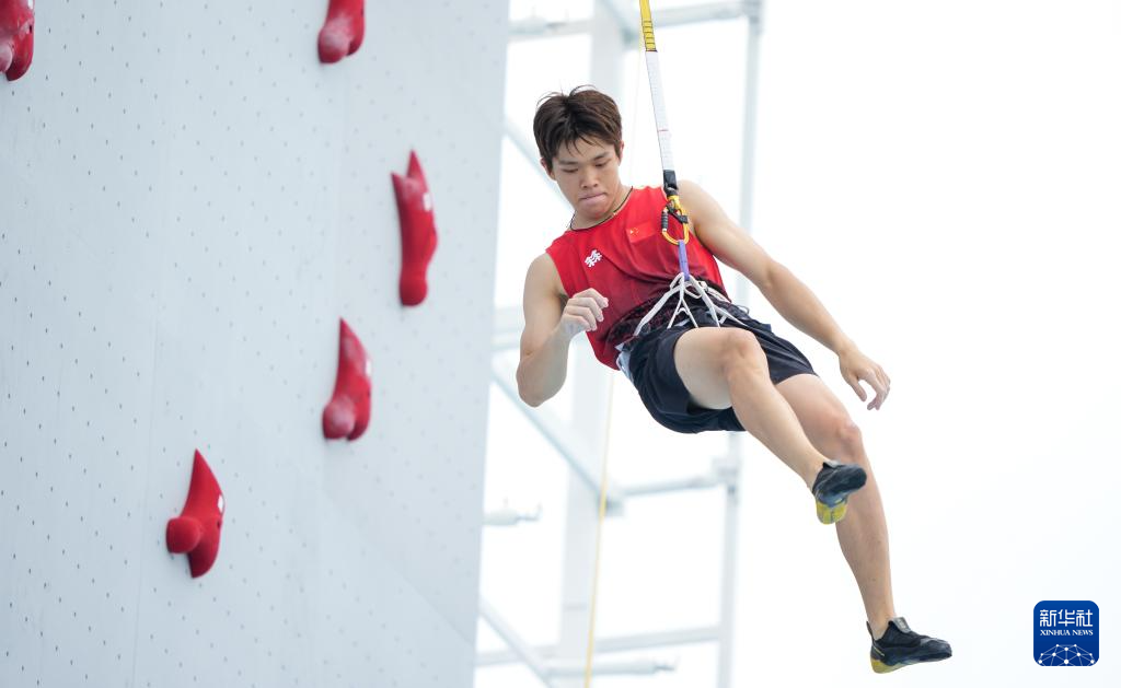 亚沙会｜中国选手赵一程刷新男子速度攀岩世界纪录