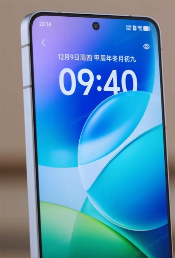 行业集体开倒车 友商全回退1.5K屏！iQOO 15T死磕2K屏：同档唯一