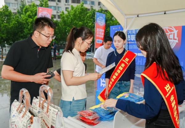 
广东省中医院二沙岛医院黄牛号贩子票贩子代网上预约代挂号电话中原消费金融借力河南省篮球联赛 深耕金融宣教 践行社会责任