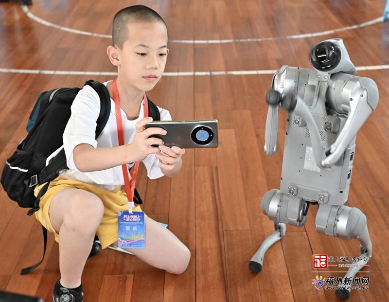 “院士领航 童心同行”2026榕台青少年科技研学活动在榕启幕