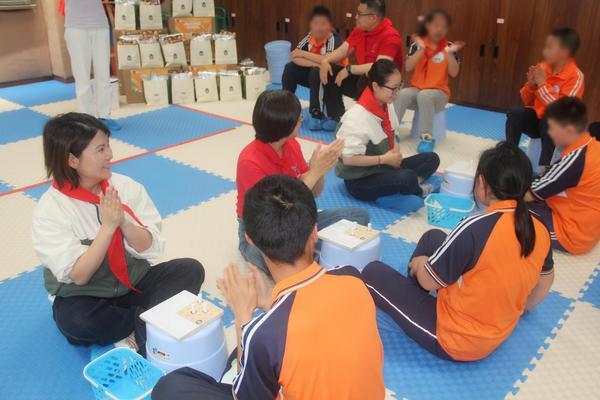 
上海交通大学附属第九人民医院苏薇洁吴巍林嘉盈郭海燕冒小燕傅瑶宋欣王珮华曹荣萍任照炎张陈平王磊曲行舟黄牛挂号电话暖心公益筑成长，茉酸奶“暖芽小屋”落地都江堰特教学校